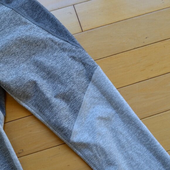 Outdoor Voices 7/8 Tri-Tone Leggings Graphite/Ash/Dove — S - Picture 5 of 9